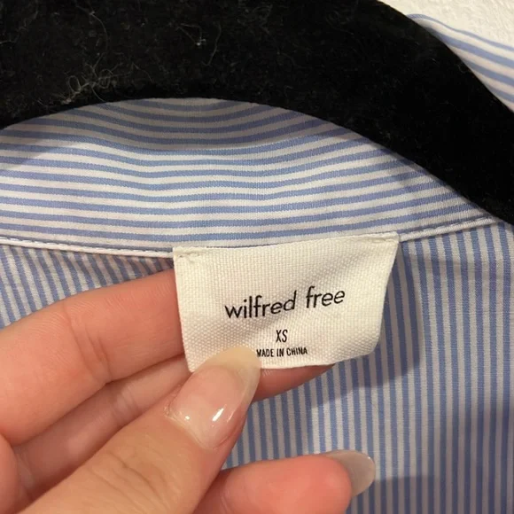 Aritzia Wilfred blue Relaxed Oxford Shirt size XS - Picture 3 of 7